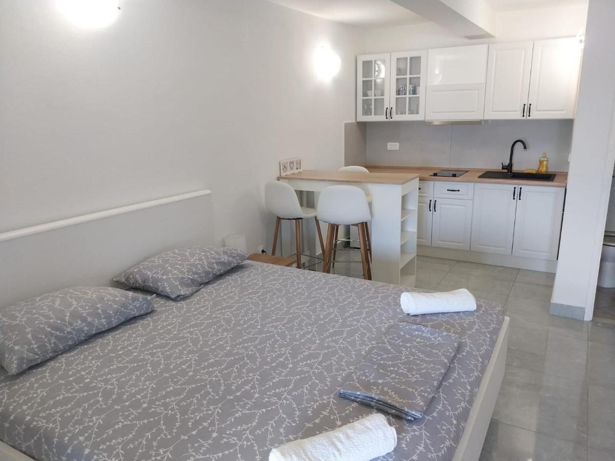 Apartments Lumbarda Luaran gambar